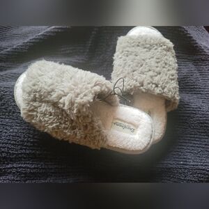 NWT DEARFORM FUZZY FURRY GEL INFUSED MEMORY FOAM WASHABLE SLIDE SLIPPER COMFORY